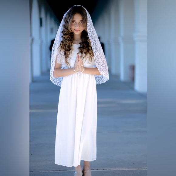 Holy Communion Dress & Veil 🕊️ - Picture 1 of 7